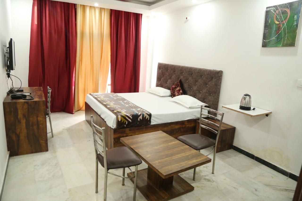 Shanti Residency Yeni Delhi Dış mekan fotoğraf