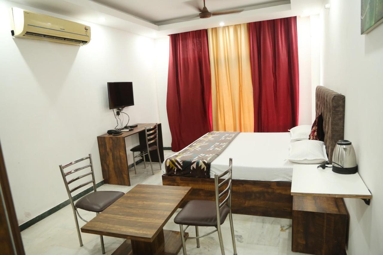 Shanti Residency Yeni Delhi Dış mekan fotoğraf