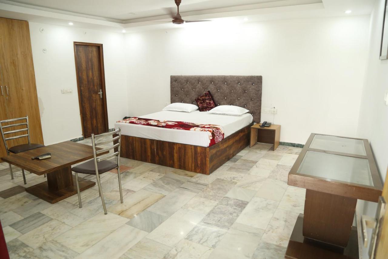 Shanti Residency Yeni Delhi Dış mekan fotoğraf