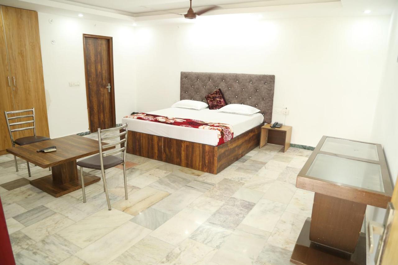 Shanti Residency Yeni Delhi Dış mekan fotoğraf